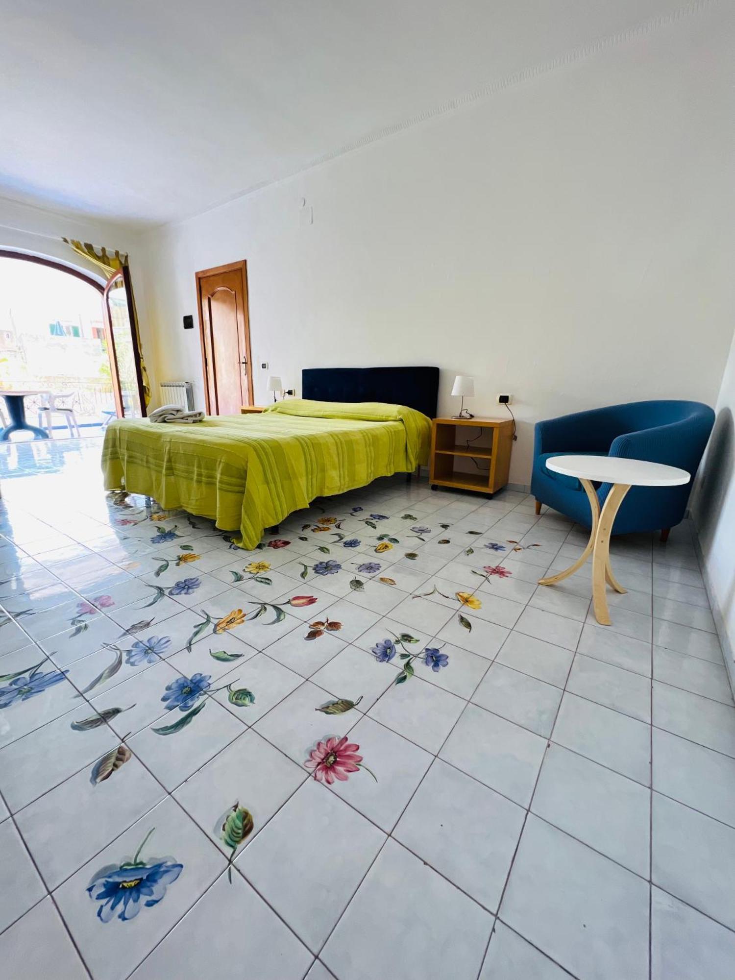 Villa Thomas Bb Conduzione Familiare Forio (Isola d'Ischia) Quarto foto