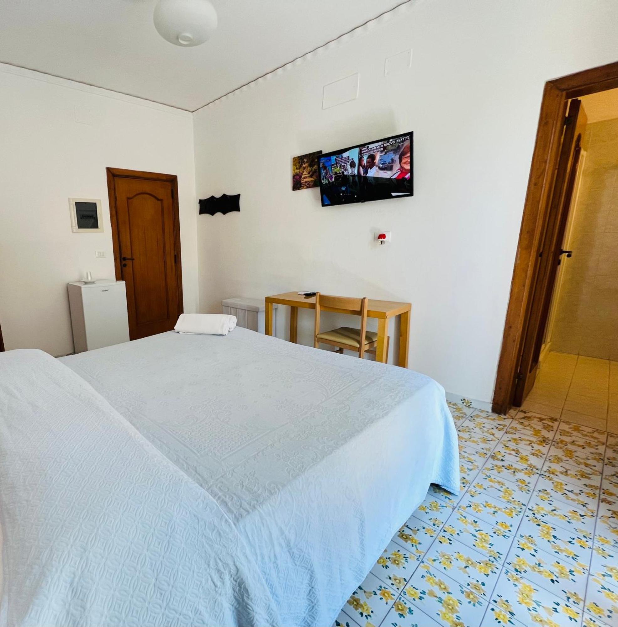 Villa Thomas Bb Conduzione Familiare Forio (Isola d'Ischia) Exterior foto